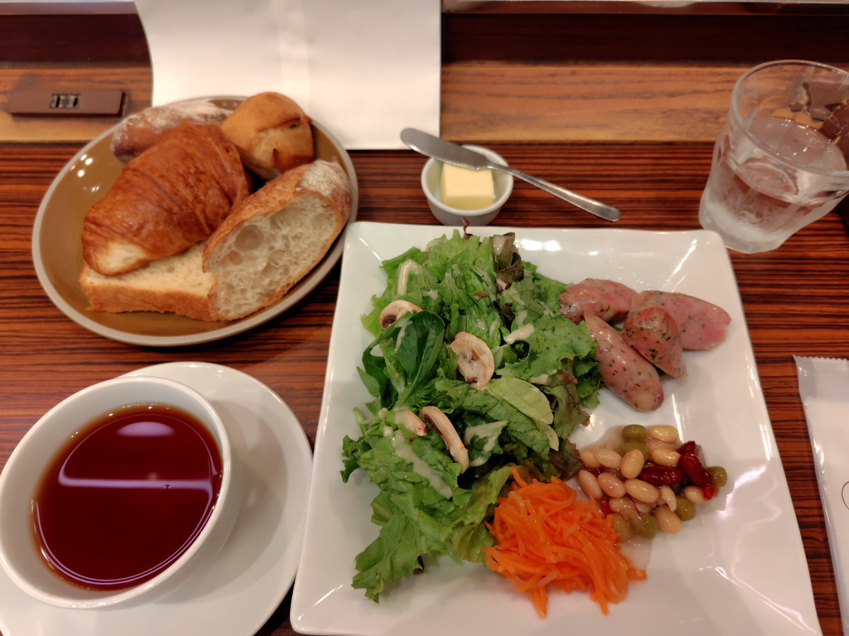 パン・サラダランチ